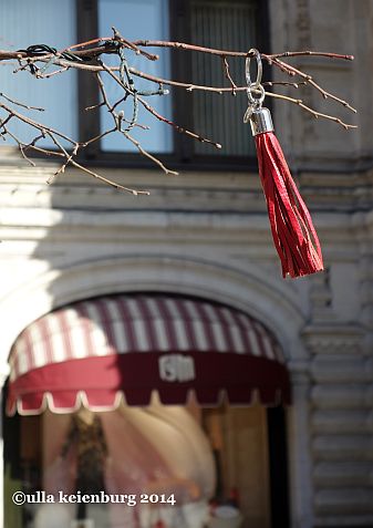 abhängen vor dem luxuskaufhaus
