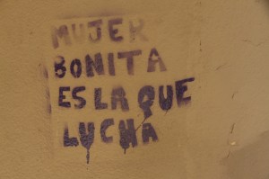 schön ist die frau die kämpft